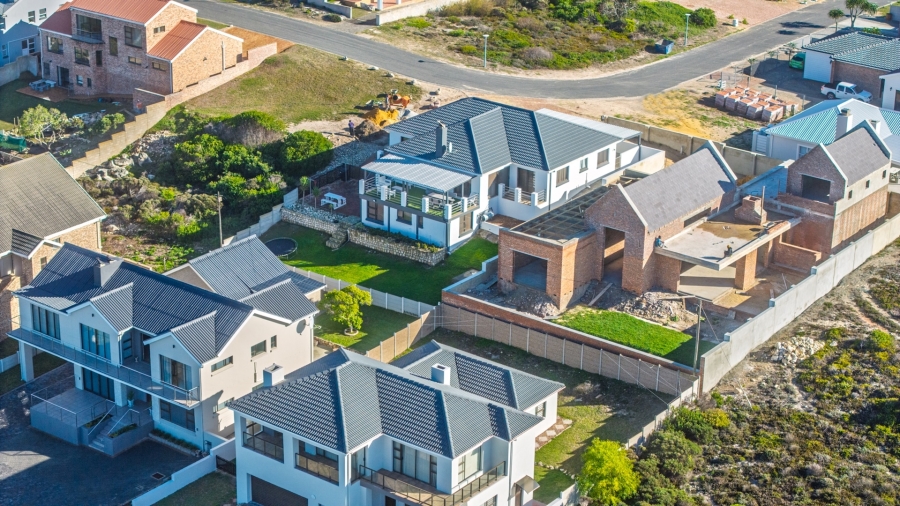 4 Bedroom Property for Sale in Oceanview Heights Western Cape